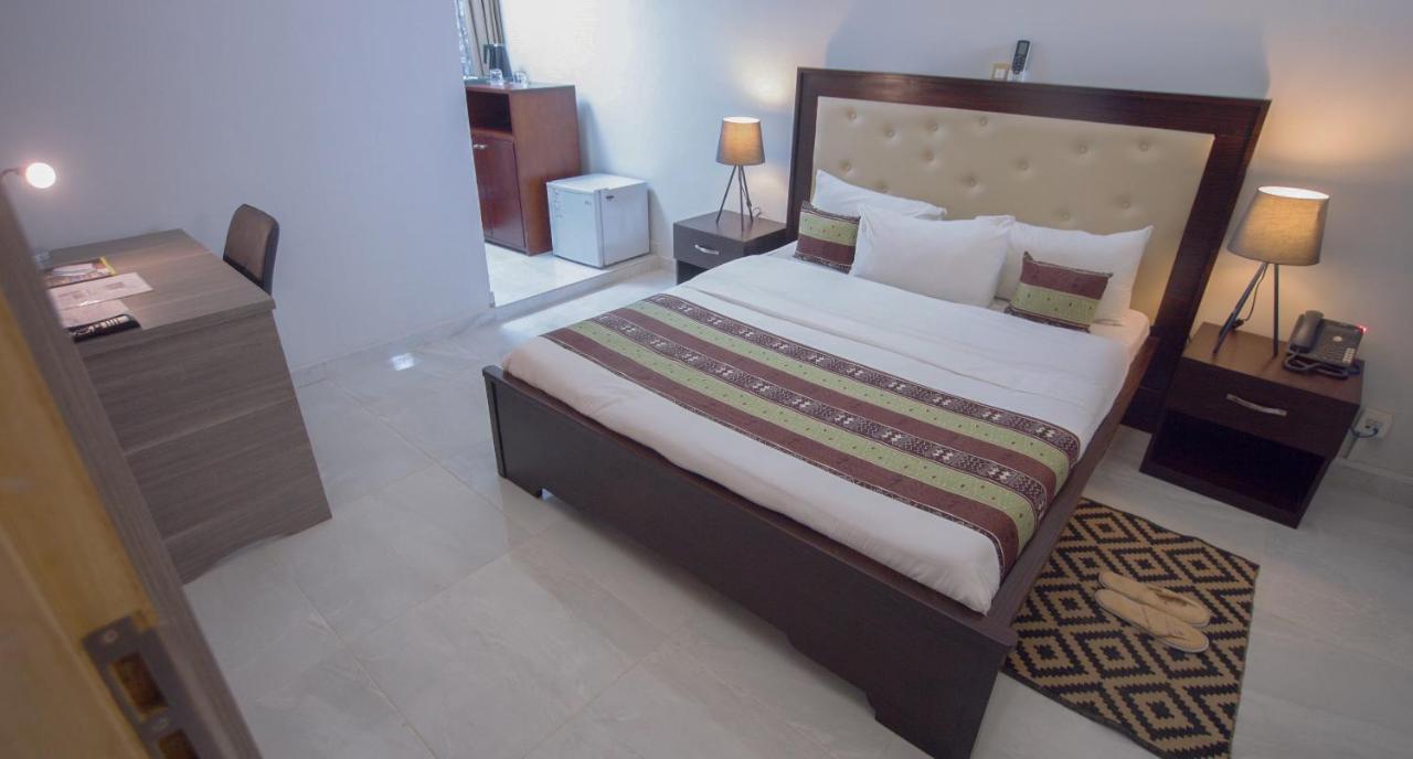 Hotel La Rose Blanche Abidjan Exterior photo