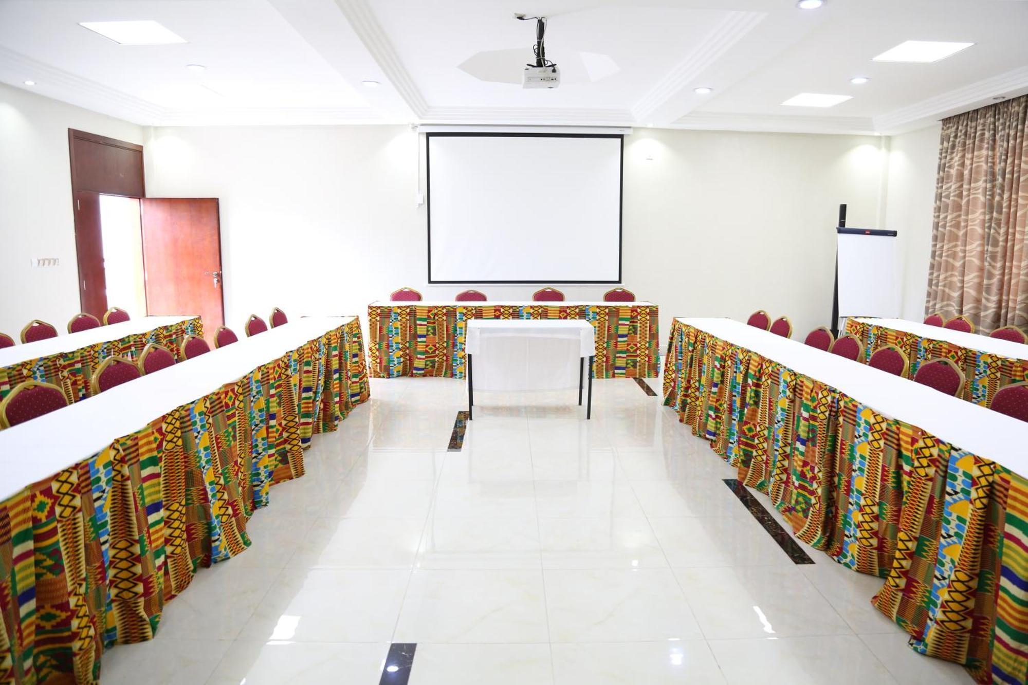Hotel La Rose Blanche Abidjan Exterior photo