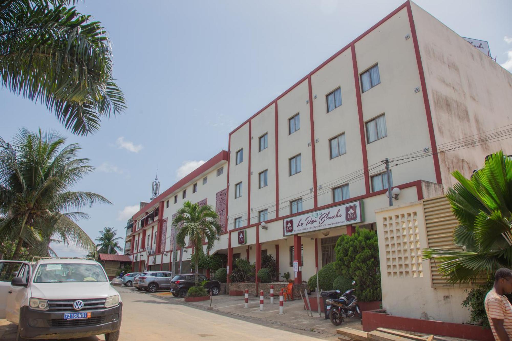Hotel La Rose Blanche Abidjan Exterior photo