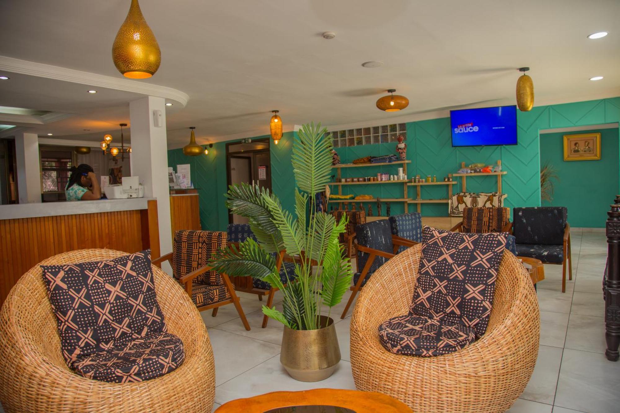 Hotel La Rose Blanche Abidjan Exterior photo